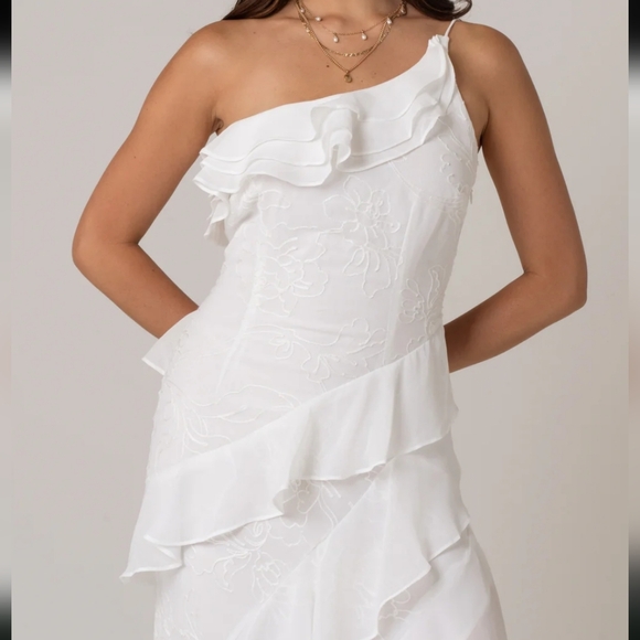 All About May• Lenora One-Shoulder White Ruffled Asymmetric Dress. Sz 6 - Picture 3 of 16